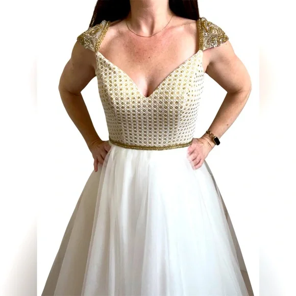 Vienna Prom Damaged Elegant Ivory and Gold Formal Prom | Wedding Gown - Picture 5 of 16